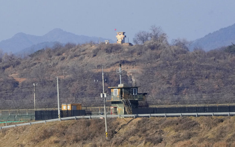 6 Americans detained in South Korea for trying to send rice, Bibles to North Korea
