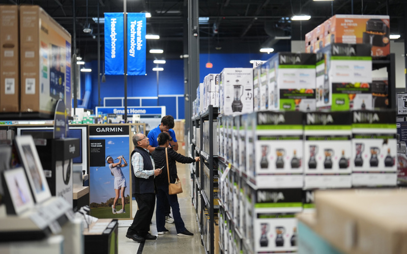 US retail sales rose slightly in September, adding to months of big gains