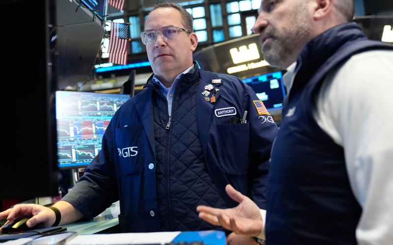 Oil plunges toward $95 as the Dow surges 1,000 after ceasefire announcement