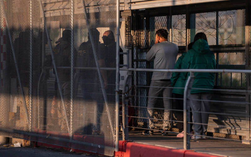 Supreme Court lets quick deportations of illegals to third countries resume