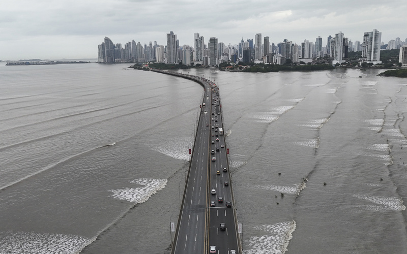 Worst tsunami risk for US appears to pass after huge quake off Russia