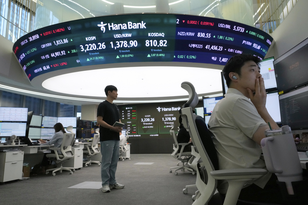 World shares advance after EU strikes trade deal with Trump