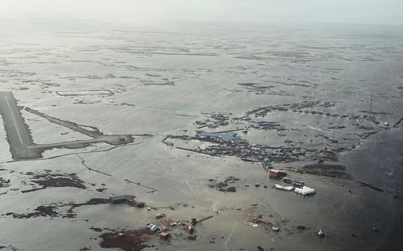 Alaska works to rescue storm victims by helicopter and plane in historic airlift