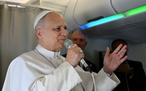 Jeffress sees 'great irony' in Trump, pope biblical dispute