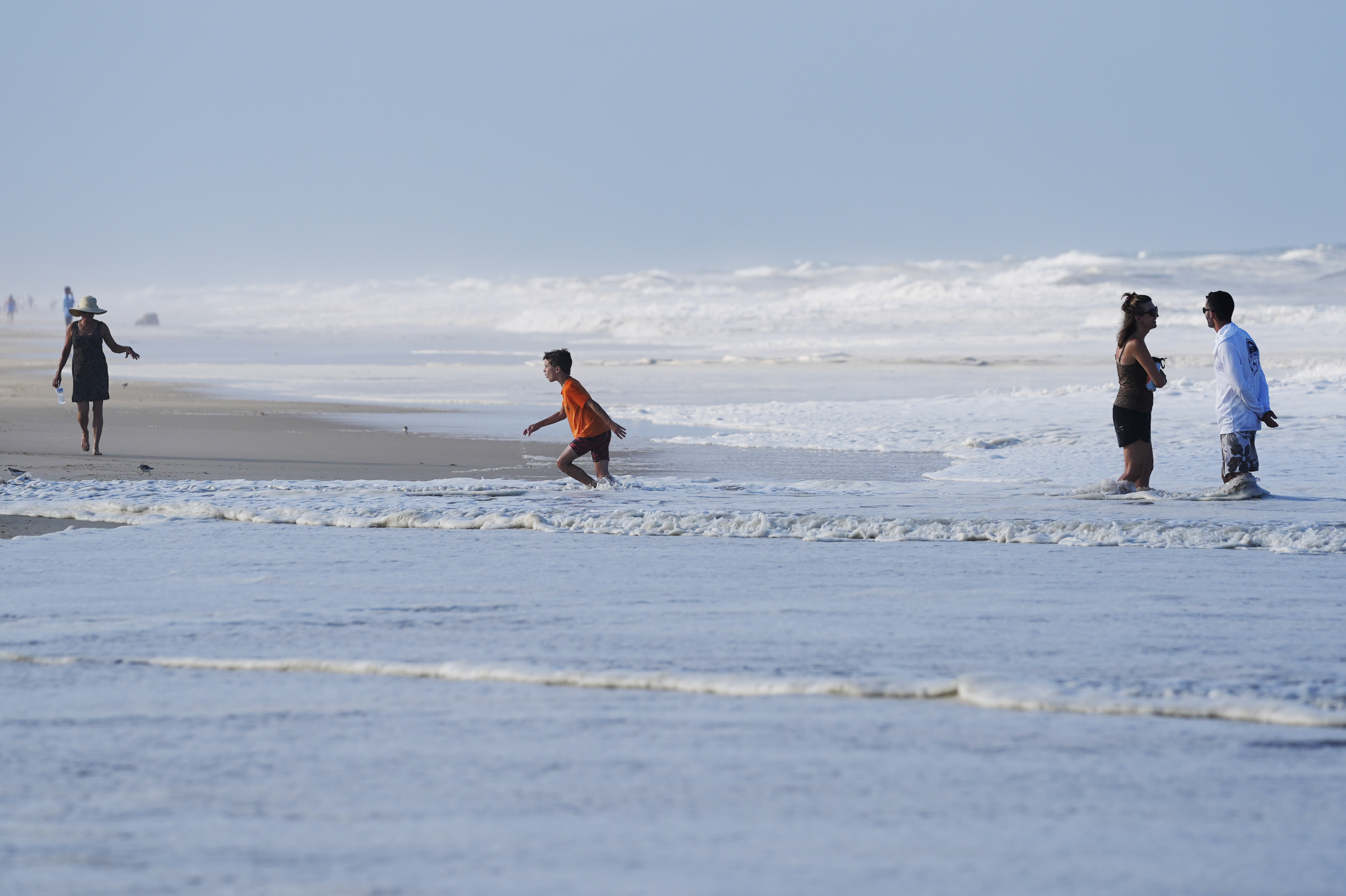 Closed beaches and warnings on US East Coast due to Hurricane Erin