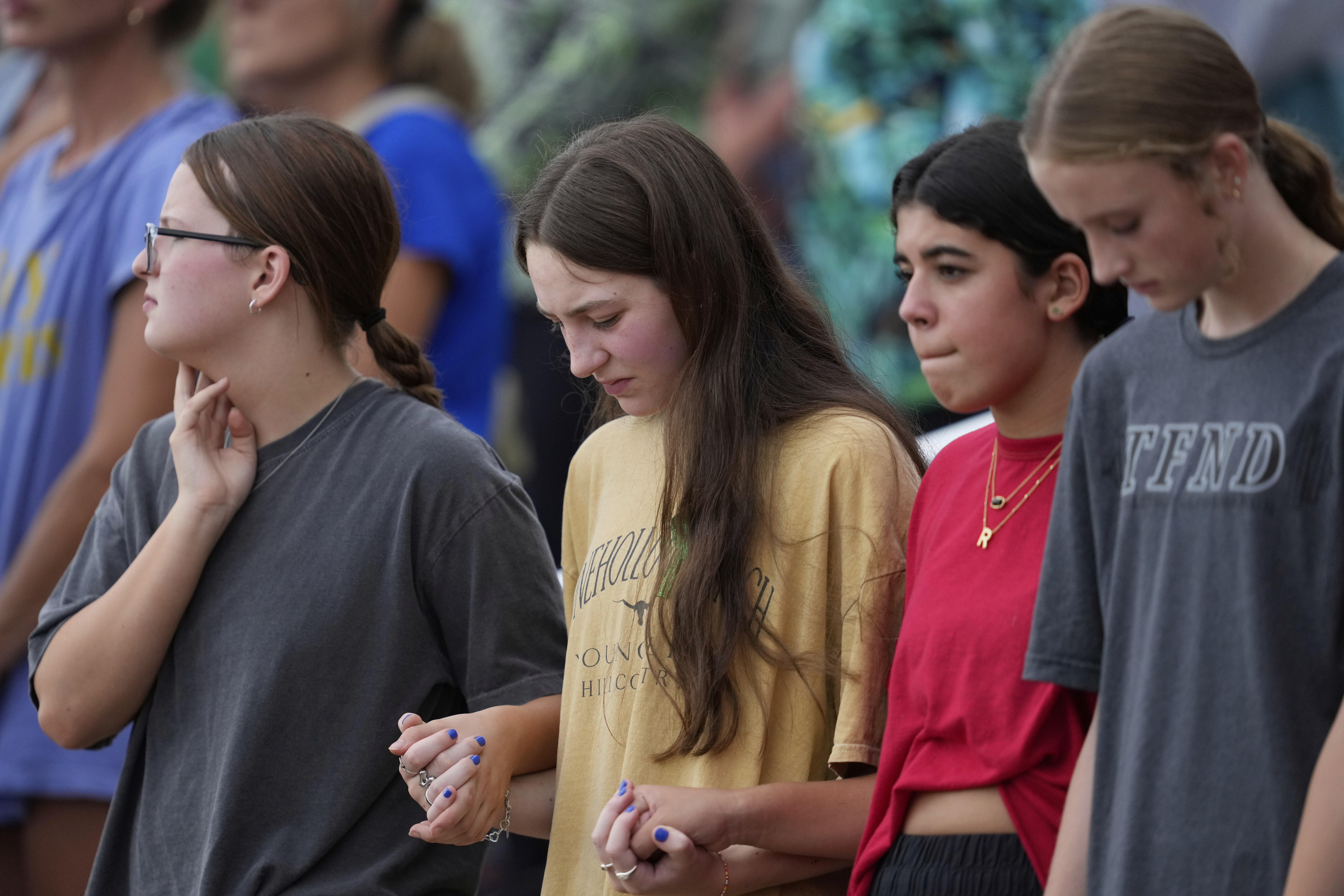 Hundreds gather to honor the many lost to Texas deadly floods