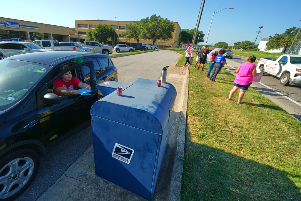 Court panel declines to block Trump's mail ballot order