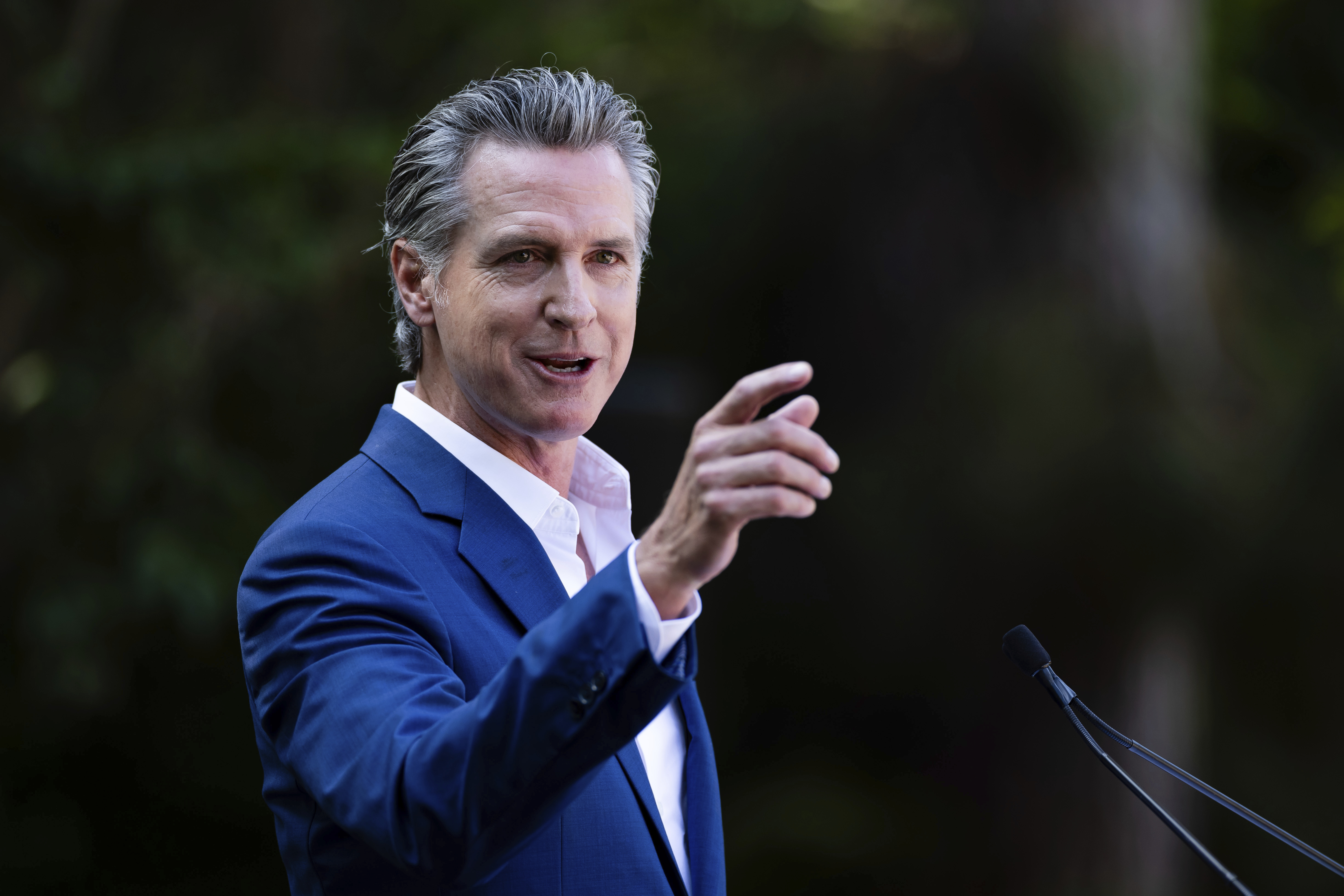 Lying governor continues to push the envelope on federal issue, Krikorian says