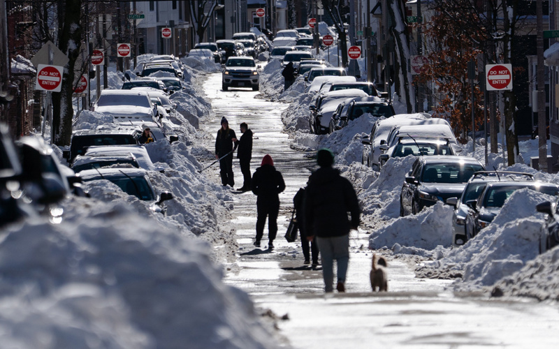 Northeast U.S. getting more snow as recovery from weekend blizzard continues