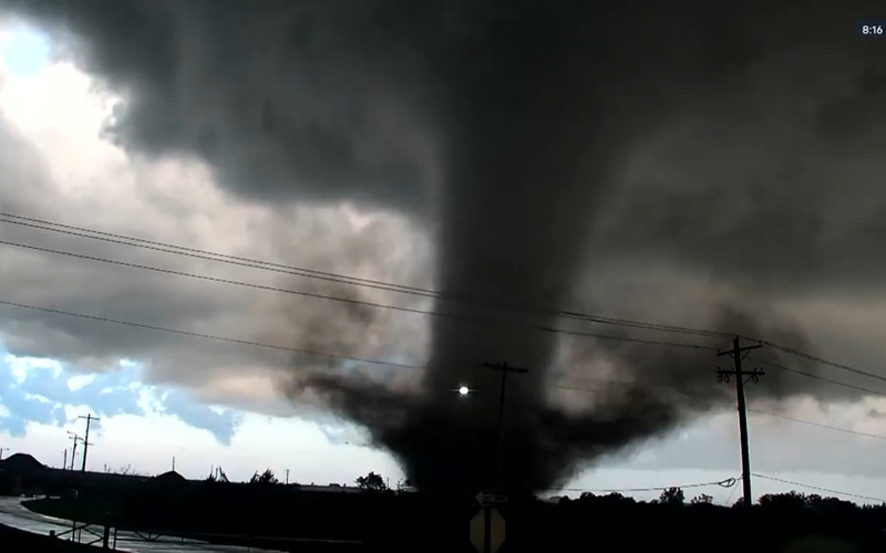 Tornado barrels through Oklahoma, damaging 40 homes and shutting down roads