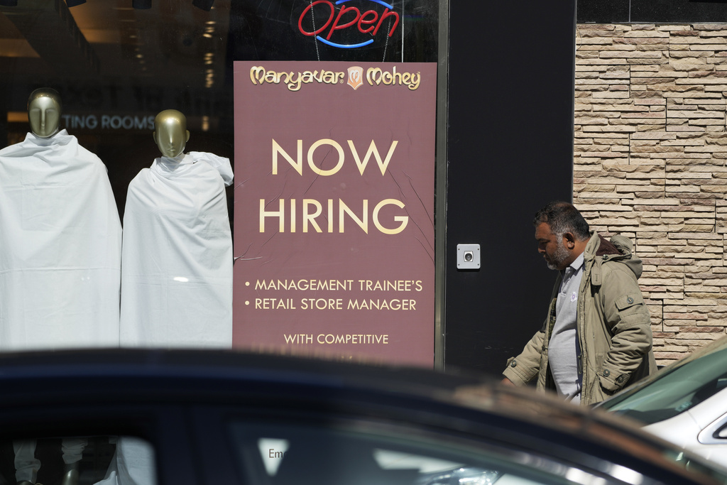 US unemployment claims remain at historic lows