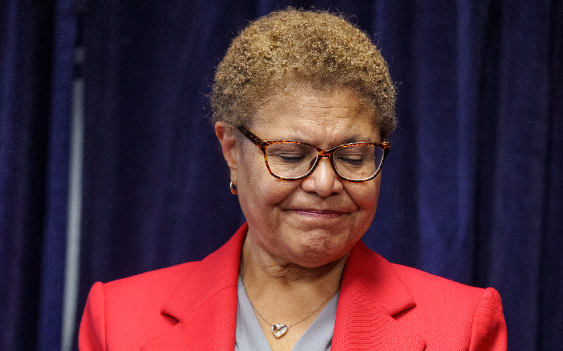Mayor who wants ICE gone has cozy history with Castro