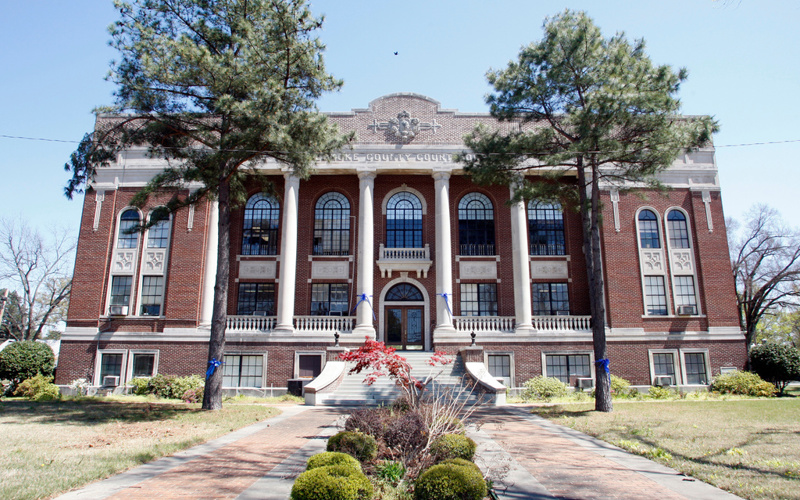 Arkansas man accused of killing his daughter's alleged abuser wins GOP sheriff's nomination