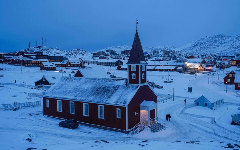 British PM says a trade war is in no one’s interest after Trump’s Greenland tariff threat