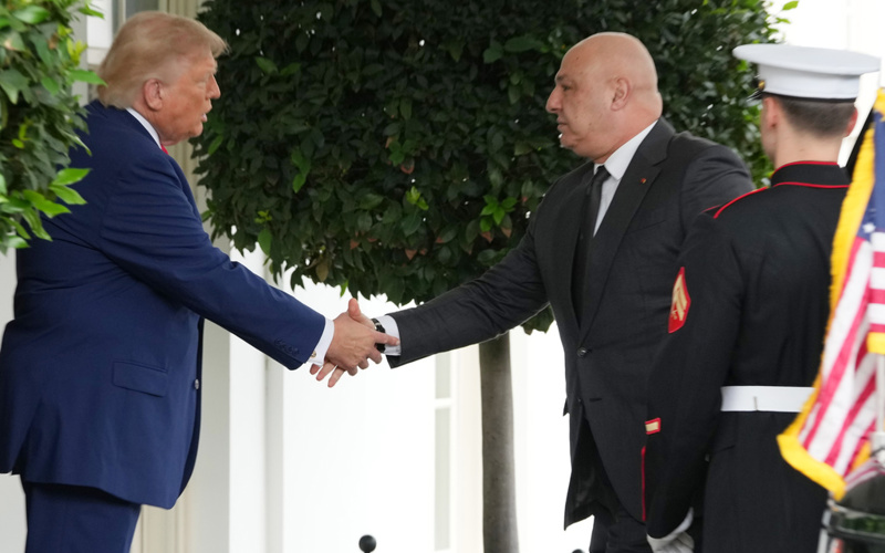 Trump promises US help for Lebanon during a White House meeting with its president