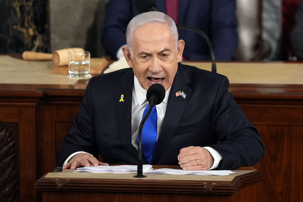 Bibi gets strong reviews as ‘Iran’s useful idiots’ tear up Washington around him