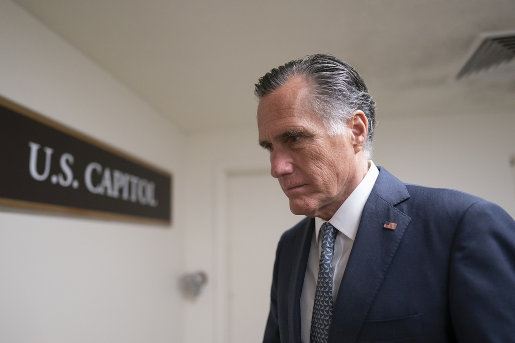 Conservatives not shedding tears over Romney's departure