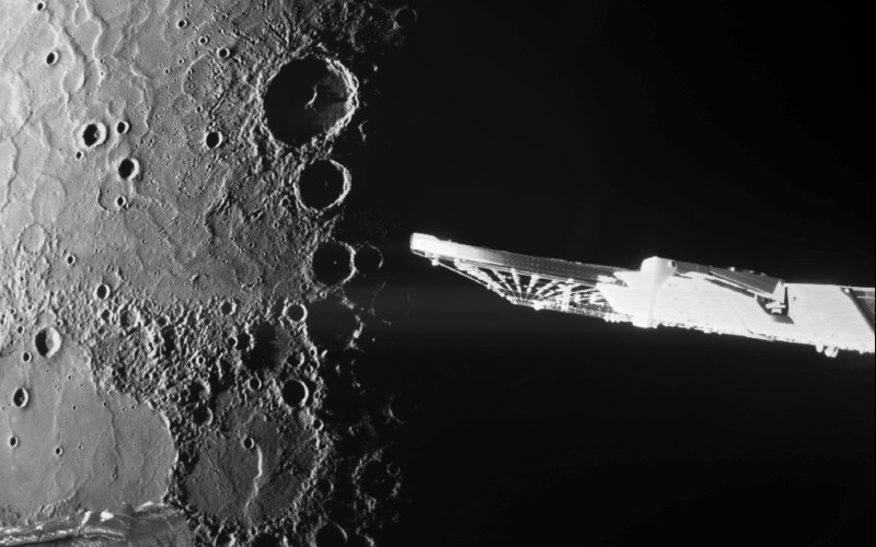 Spacecraft buzzes Mercury's north pole and beams back stunning photos